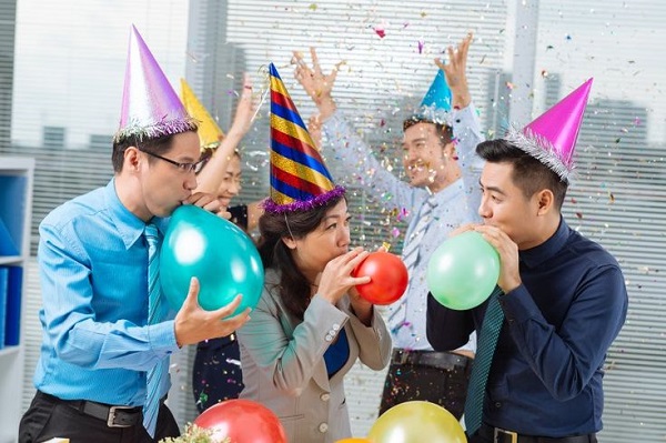 Hướng dẫn cách tổ chức sự kiện sinh nhật hấp dẫn và ý nghĩa nhất