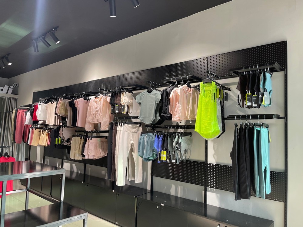 Với số lượng sản phẩm nhiều, đào tạo nhân sự không còn khả thi