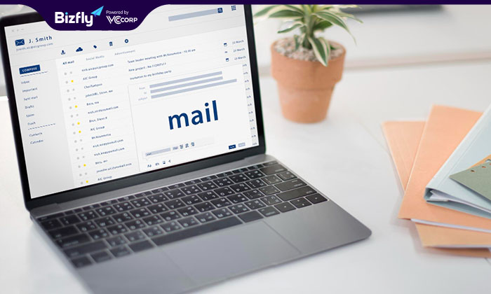 Việc kết hợp tên, chức danh công việc là một gợi ý hay khi đặt tên email
