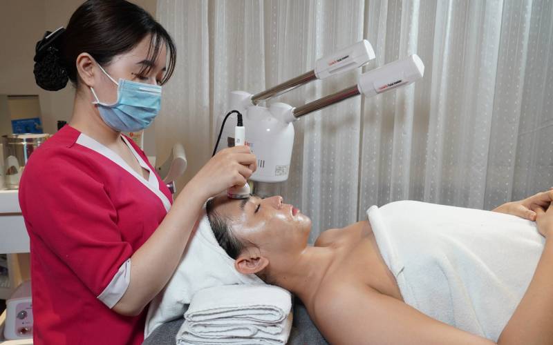 AI cho spa là việc ứng dụng công nghệ trí tuệ nhân tạo (Artificial Intelligence) vào các hoạt động quản lý 