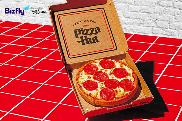 Pizza Hut – “Nhà tài trợ chính thức của Dominoes” (2024)