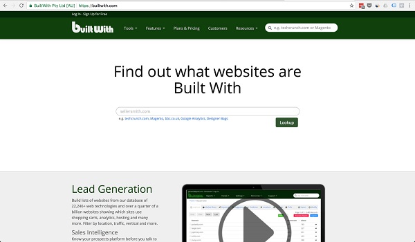 Sử dụng trang web builtwith 